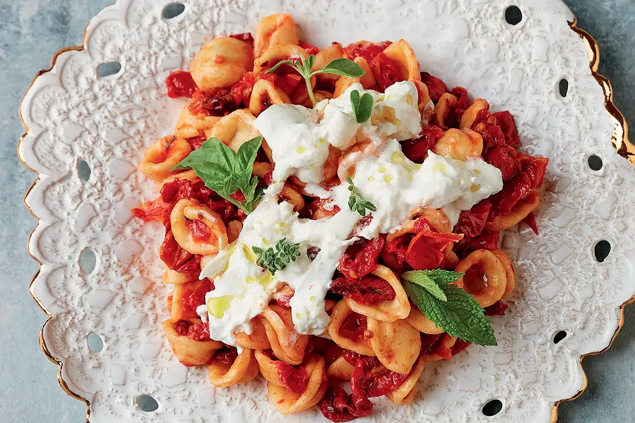 Orecchiette met kerstomaatjes en burrata