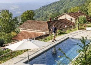 La Collina Piemonte zwembad en uitzicht