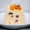 Semifreddo met hazelnoten en kersen