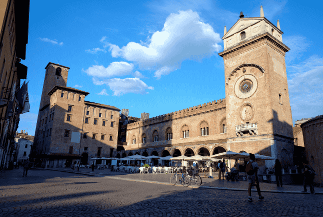 Mantova piazza erbe